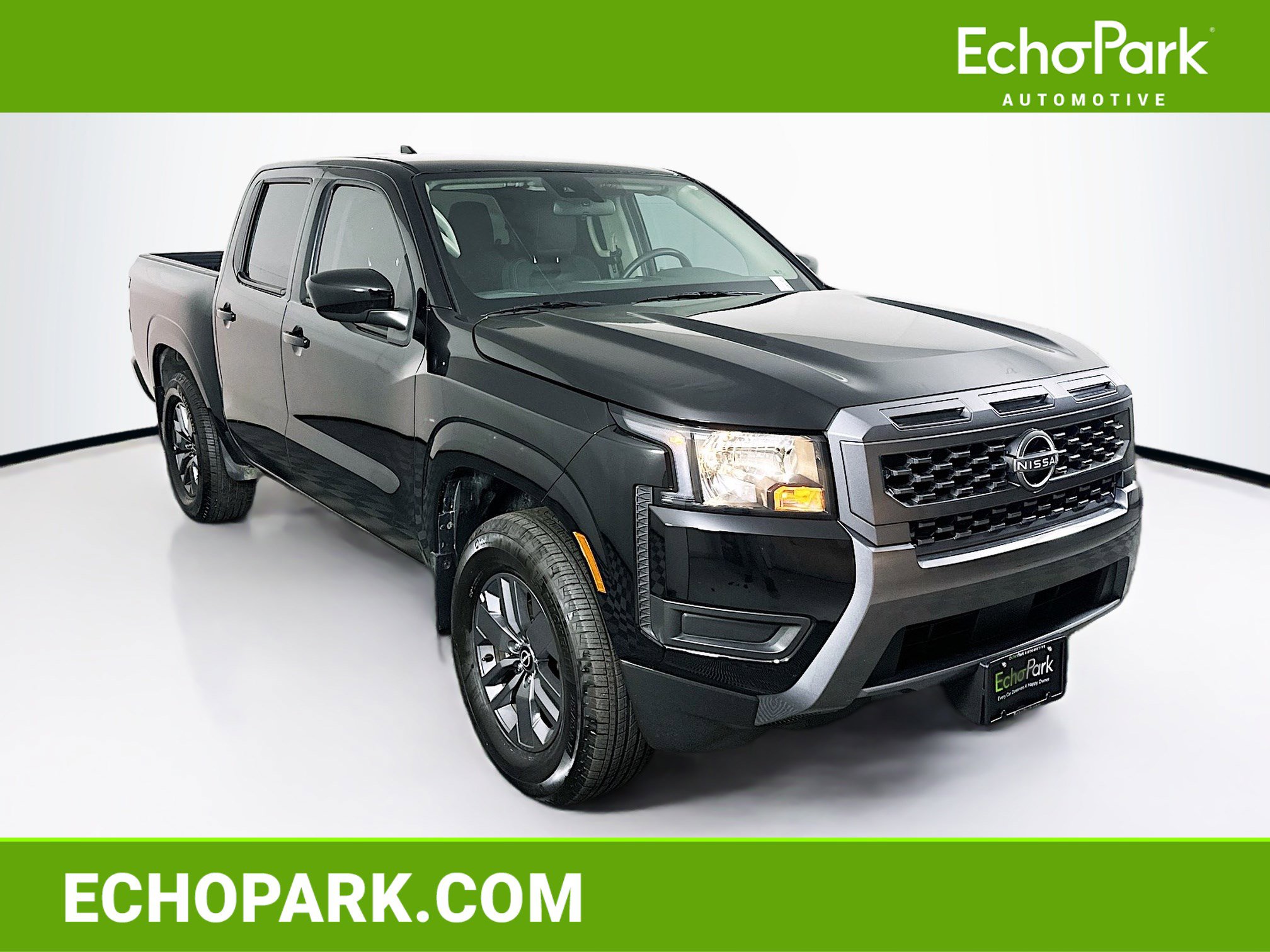 Used 2025 Nissan Frontier SV image 1
