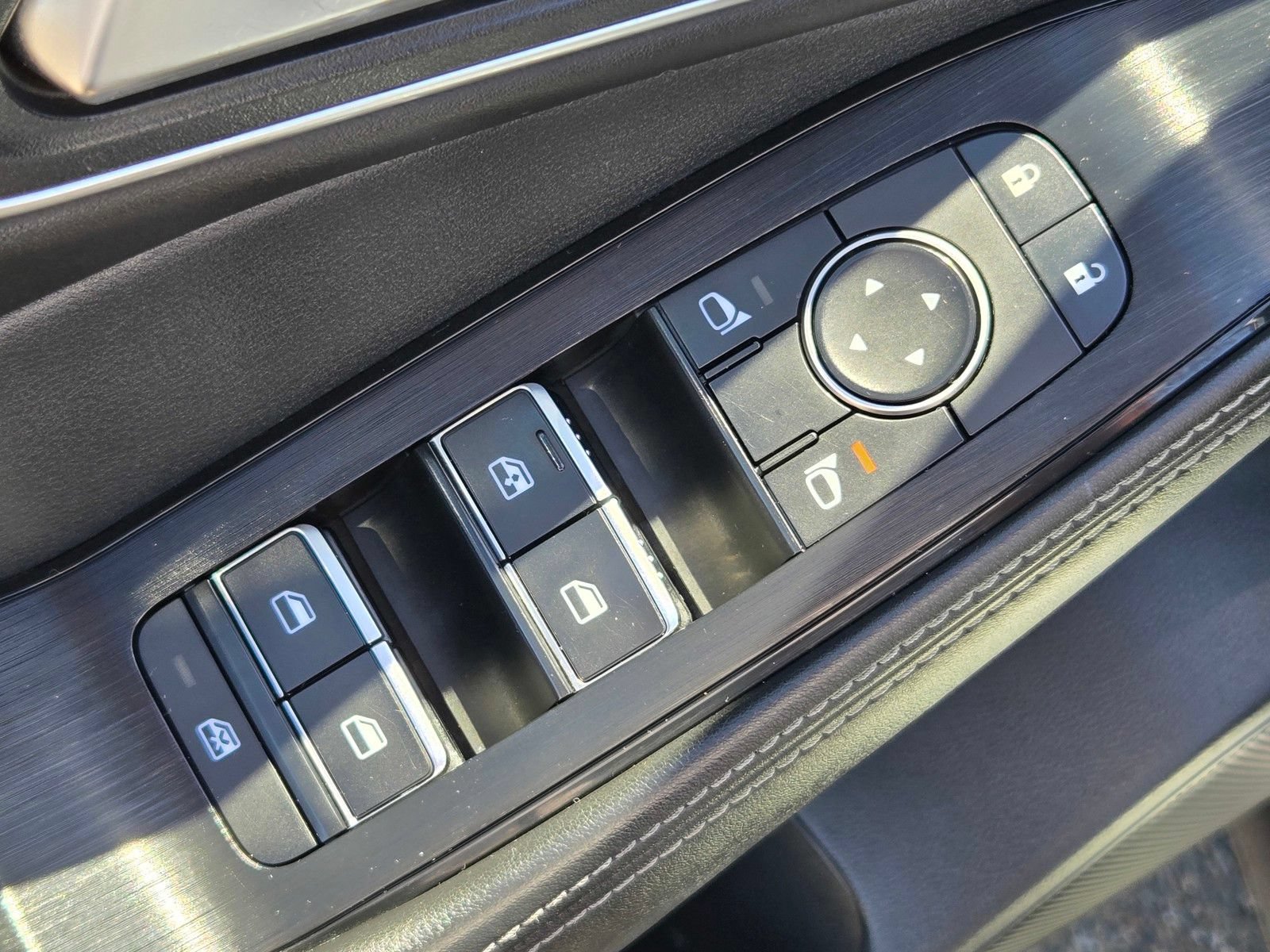 Used 2021 Nissan Rogue SL FWD image 23