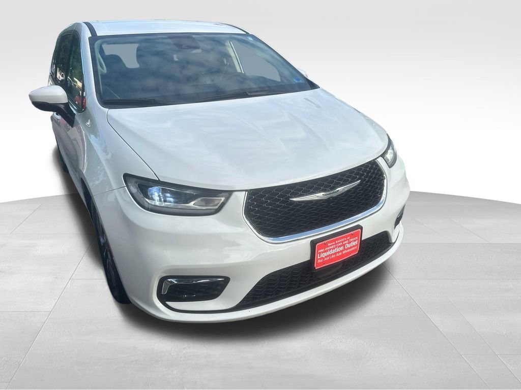 Used 2022 Chrysler Pacifica Touring-L FWD image 32