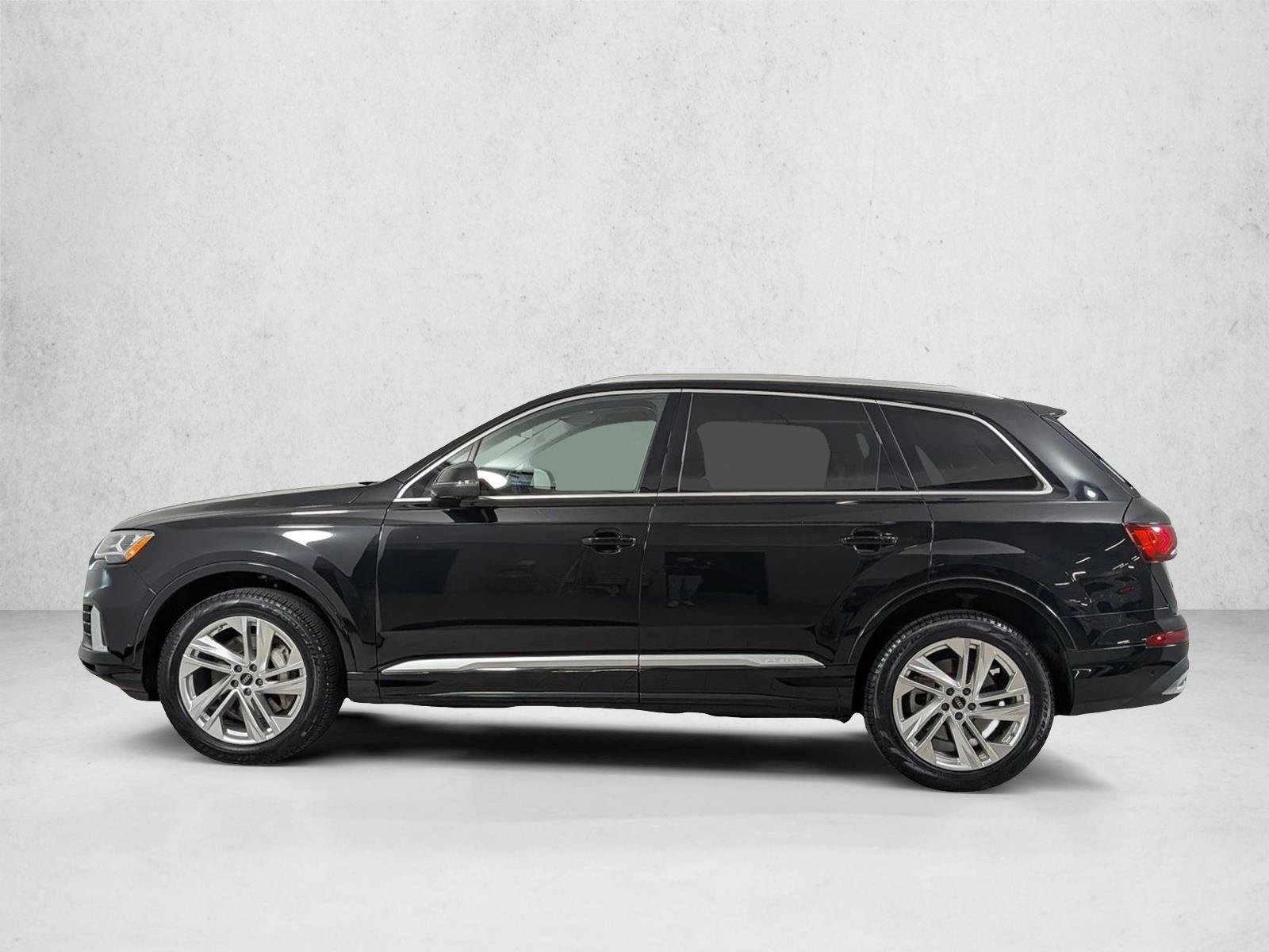 Used 2023 Audi Q7 3.0T Premium Plus w/ Premium Plus Package AWD/4WD image 2
