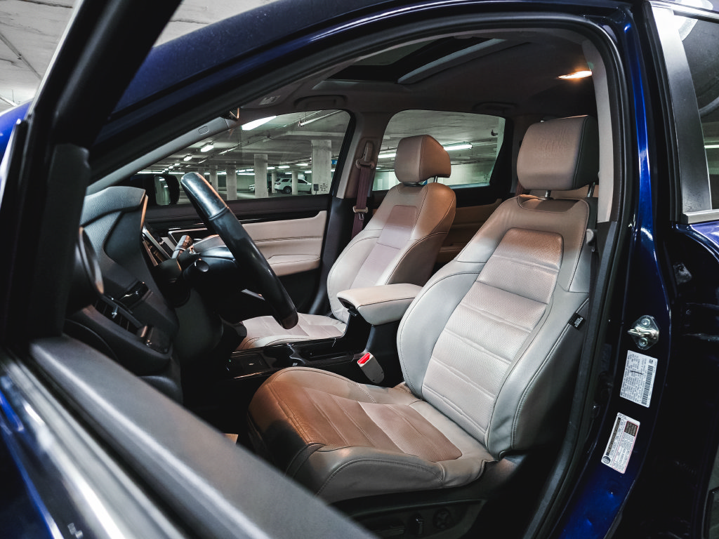 Used 2020 Honda CR-V Touring image 17