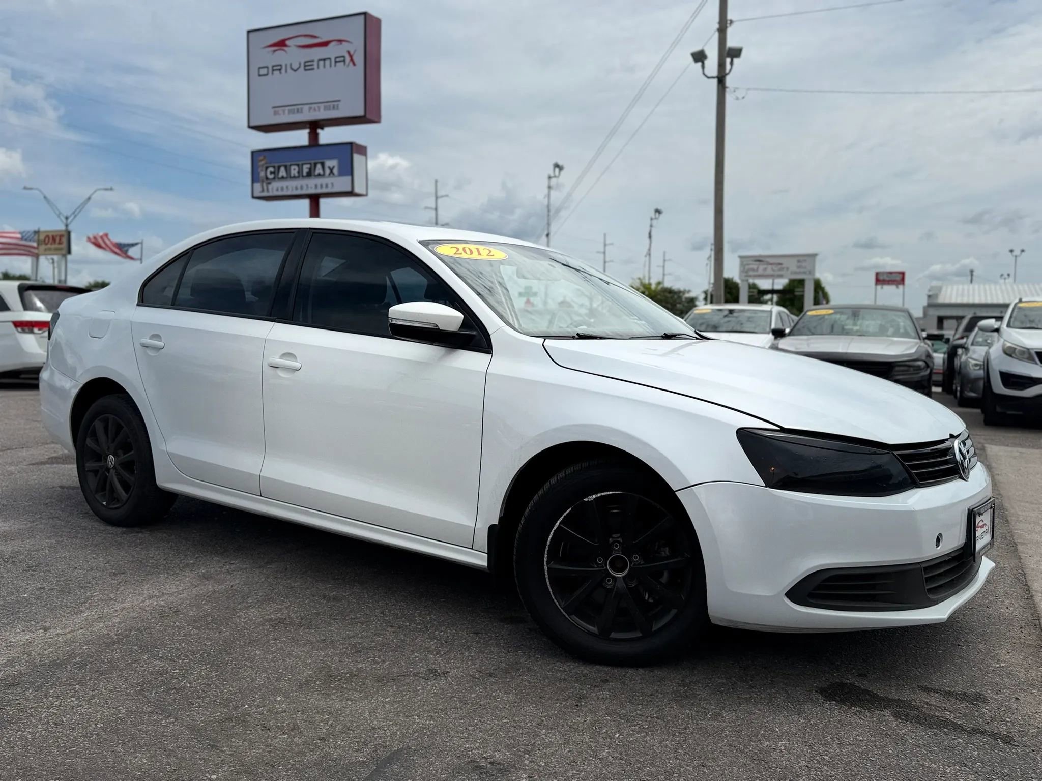 Used 2012 Volkswagen Jetta SE FWD image 2
