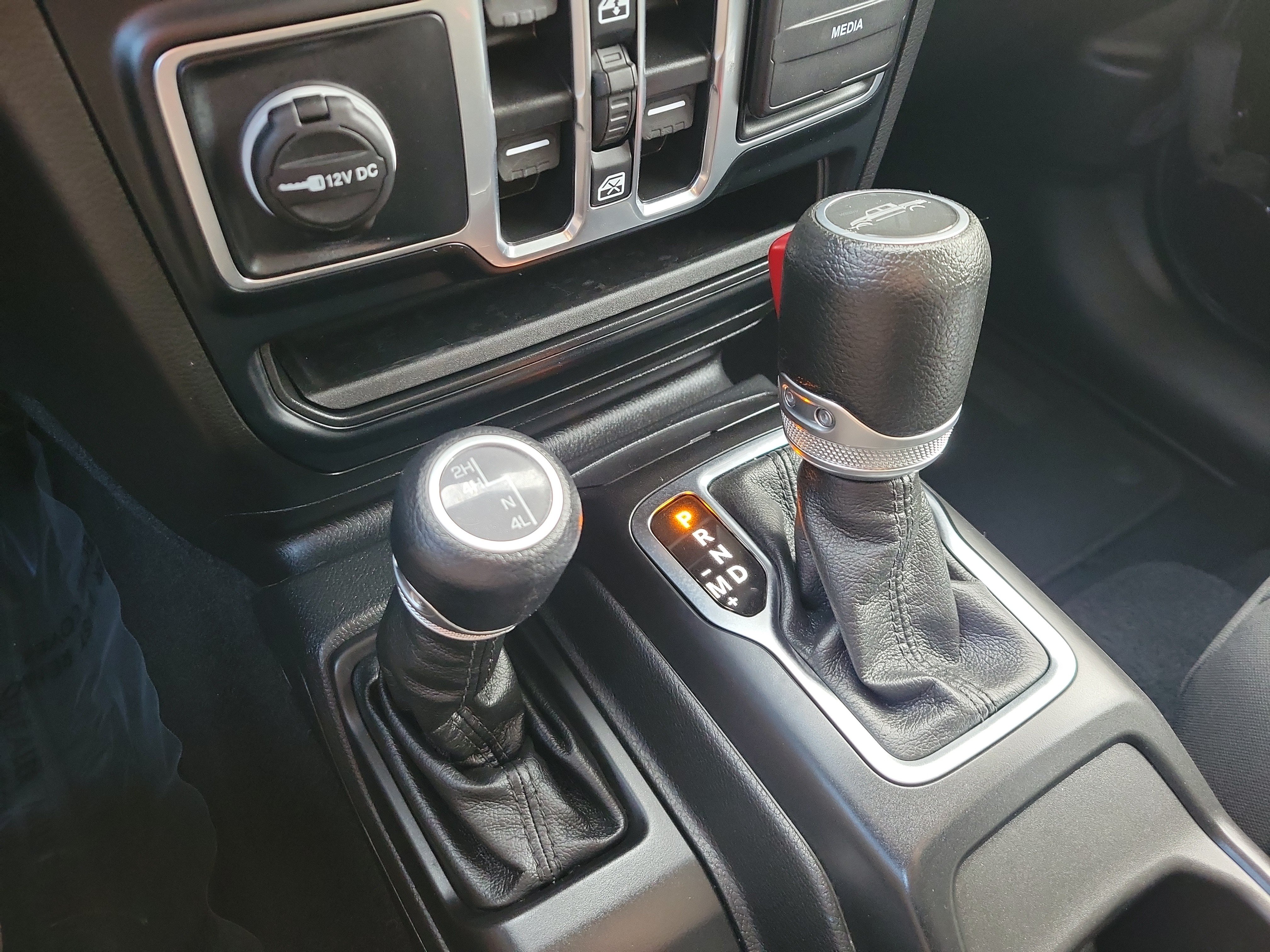 Used 2023 Jeep Gladiator Sport AWD/4WD image 24