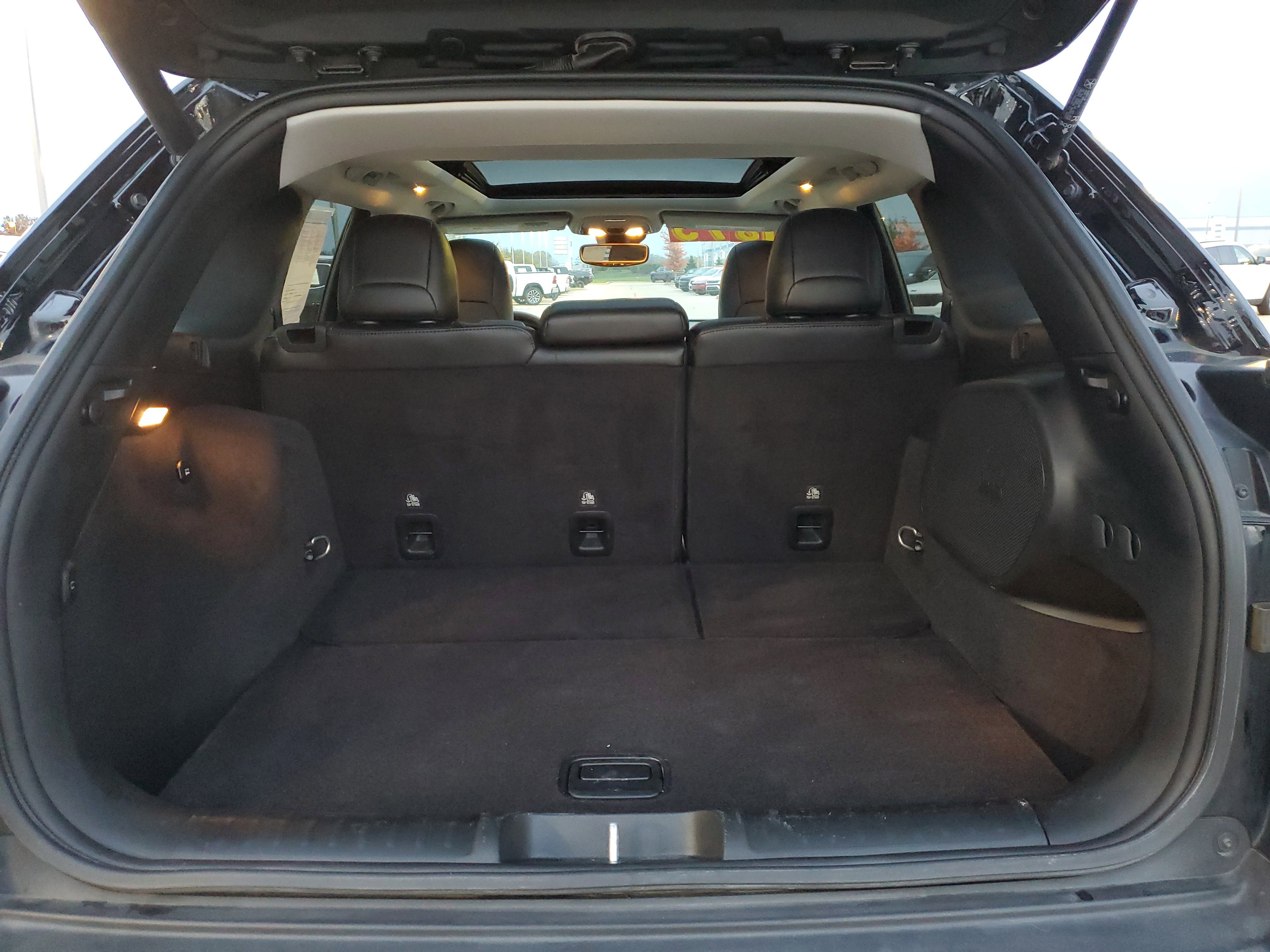 Used 2022 Jeep Cherokee Limited w/ Elite Package image 7