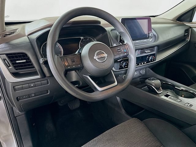 Used 2023 Nissan Rogue SV FWD image 9