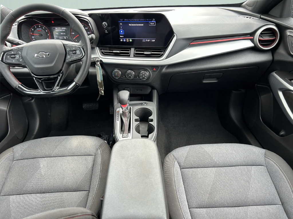 Used 2025 Chevrolet Trax RS w/ Driver Confidence Package FWD image 19