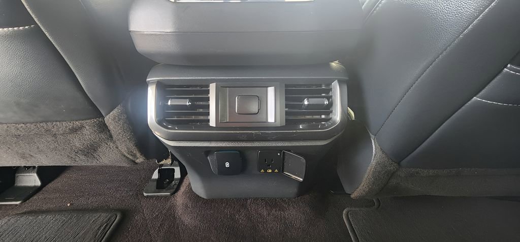 Used 2021 Ford F150 Lariat image 19