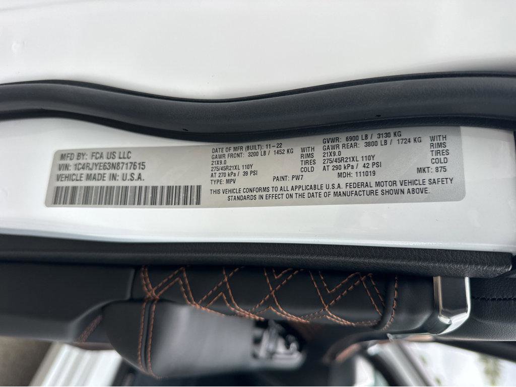 Used 2022 Jeep Grand Cherokee Summit AWD/4WD image 49
