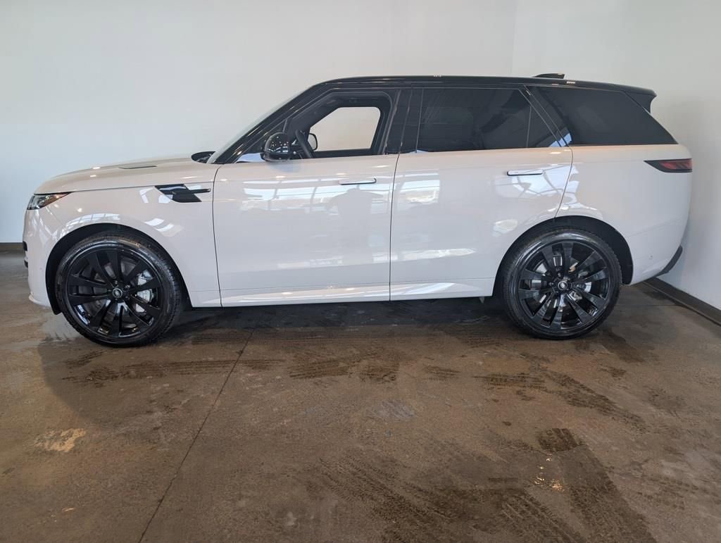 Used 2025 Land Rover Range Rover Sport Dynamic SE image 3
