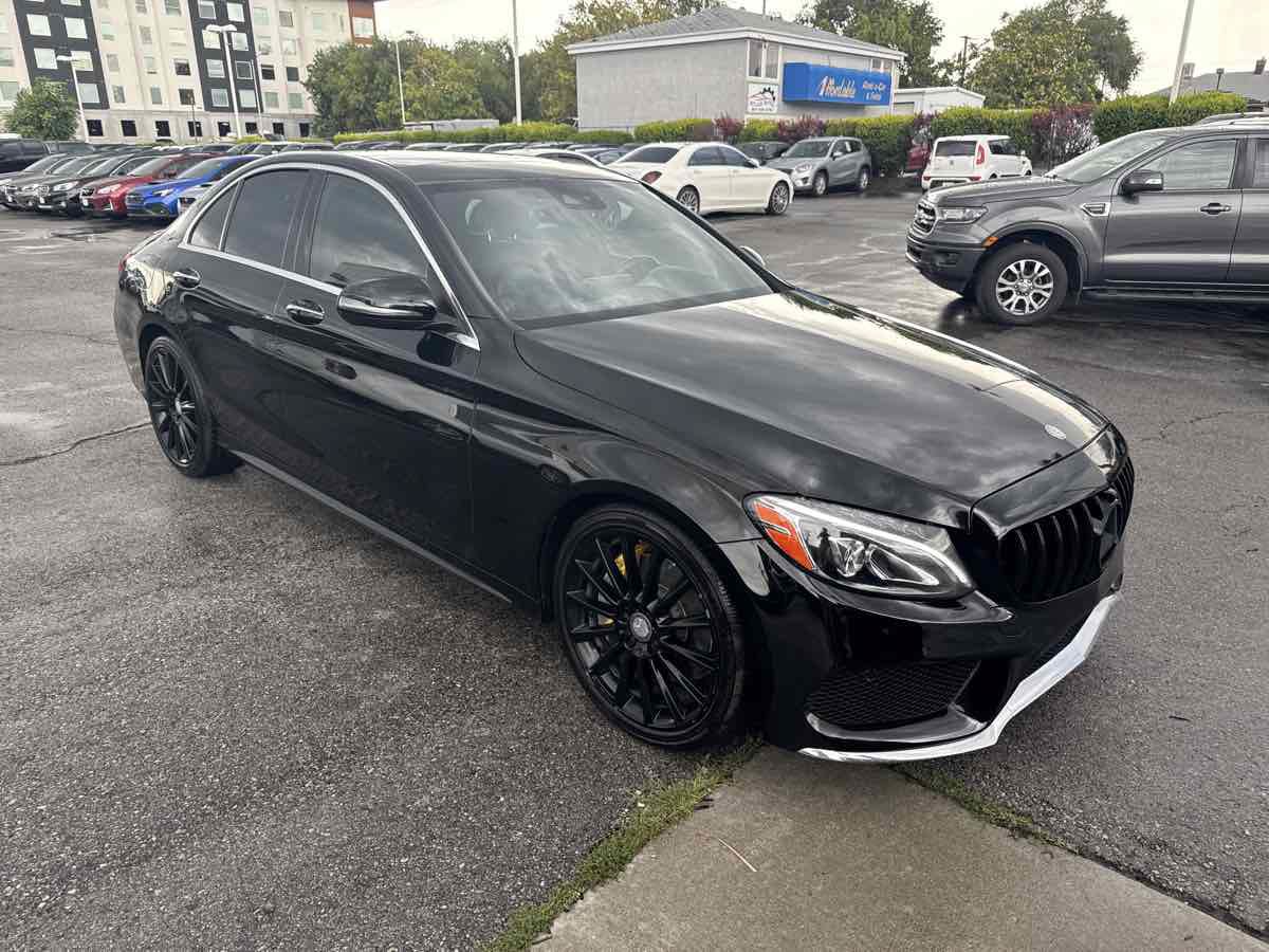 Used 2016 Mercedes-Benz C 300 4MATIC Sedan image 4