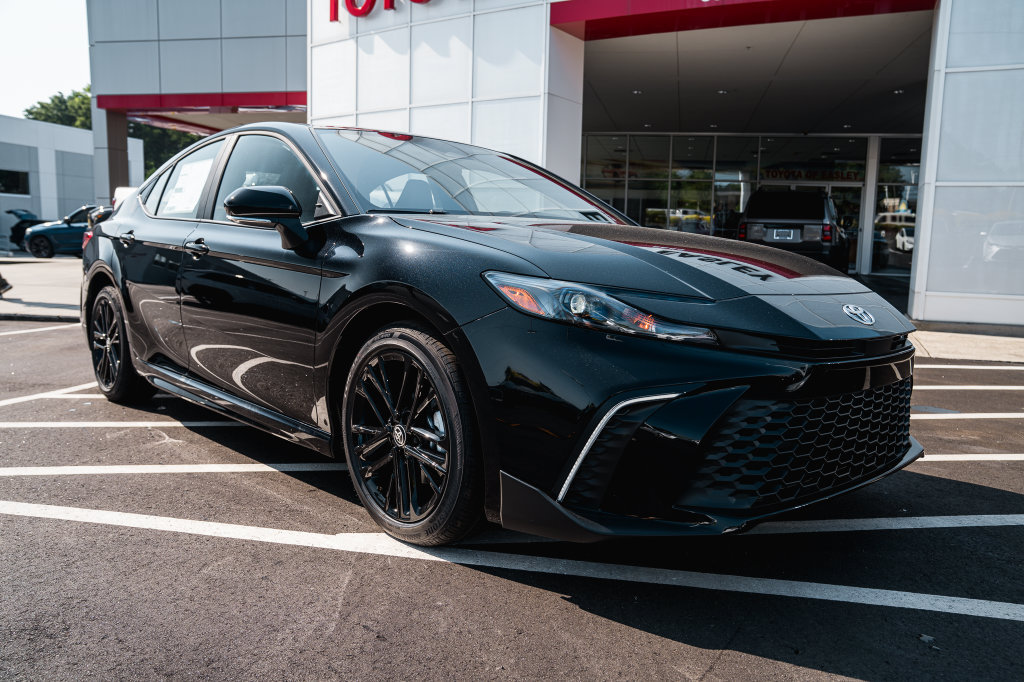 New 2026 Toyota Camry SE FWD image 9