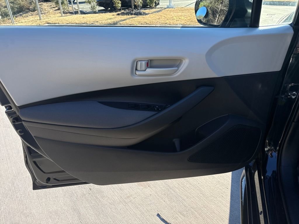Used 2022 Toyota Corolla LE image 14