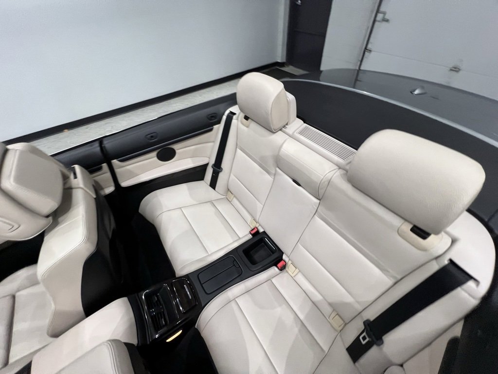 Used 2013 BMW 335i Convertible image 51