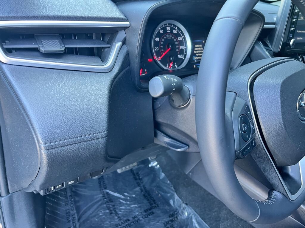 Used 2022 Toyota Corolla Cross LE w/ Moonroof Package FWD image 12
