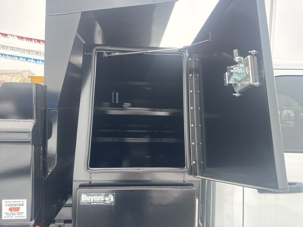 New 2024 RAM 5500 Tradesman image 39