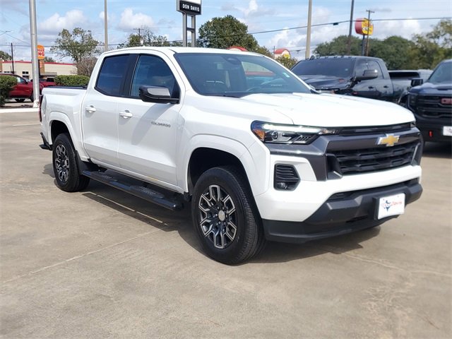 Used 2024 Chevrolet Colorado LT w/ LT Convenience Package III image 2