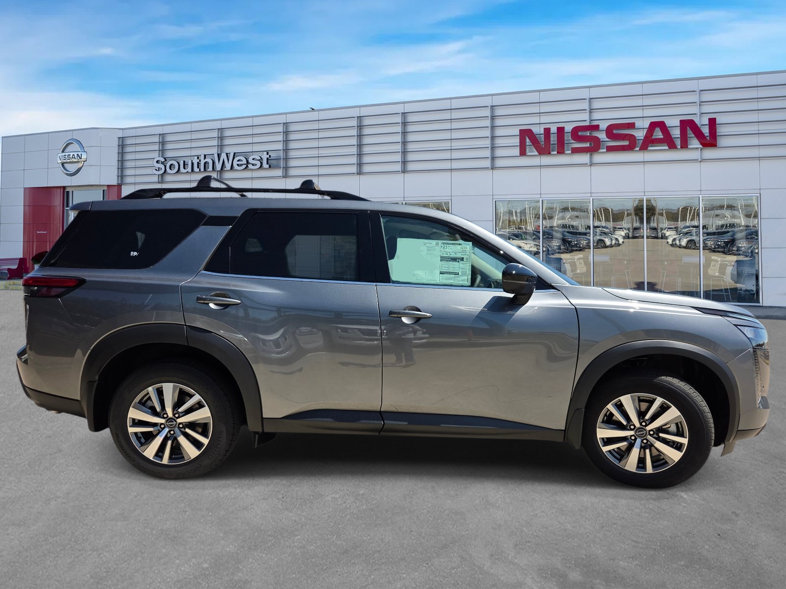 New 2026 Nissan Pathfinder SL FWD image 4