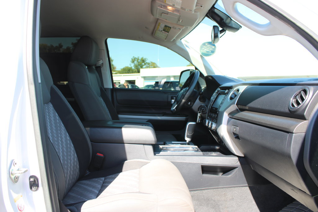 Used 2019 Toyota Tundra SR5 w/ SR5 Upgrade Package AWD/4WD image 30