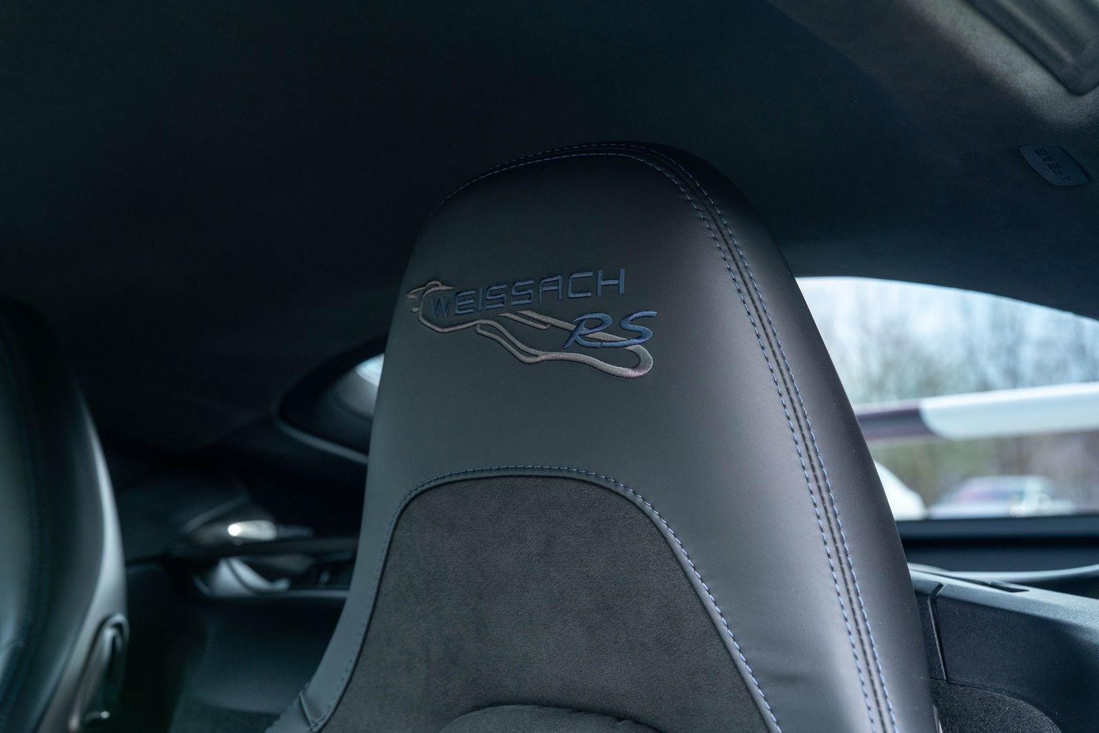 Certified 2025 Porsche 718 Cayman GT4 RS w/ Weissach Package image 32