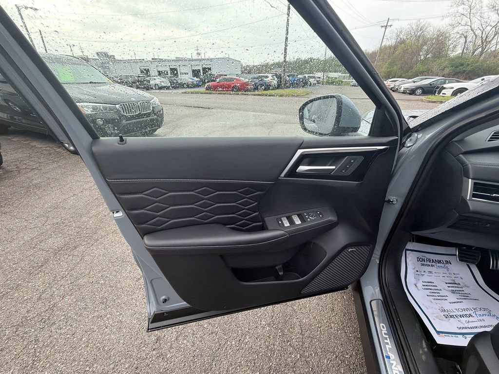 New 2026 Mitsubishi Outlander SEL FWD image 13