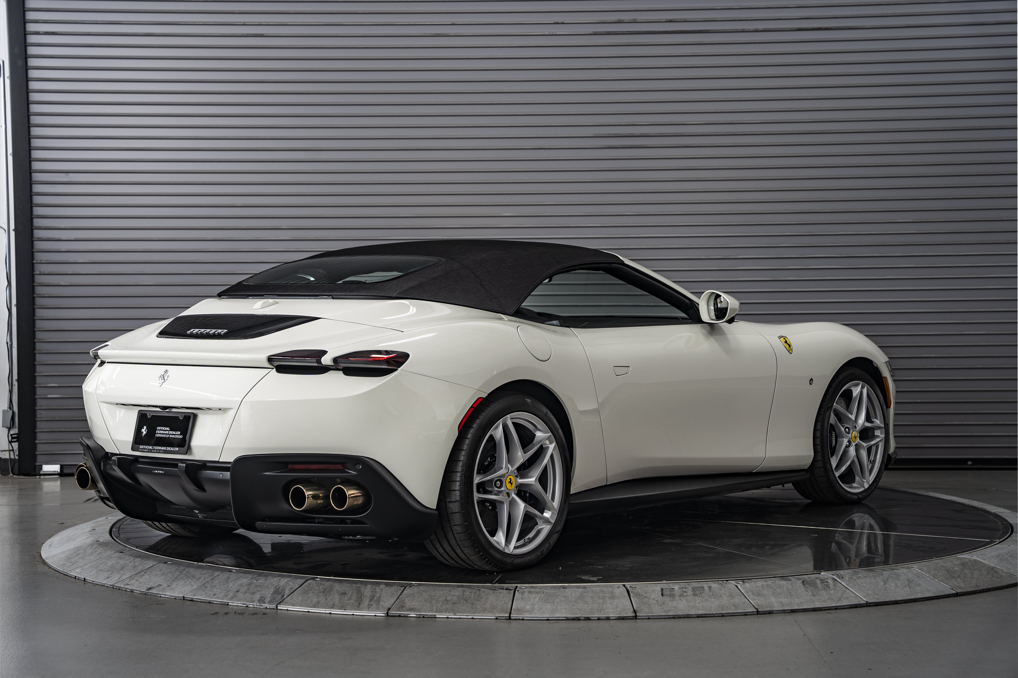 Used 2026 Ferrari Roma Spider RWD image 12