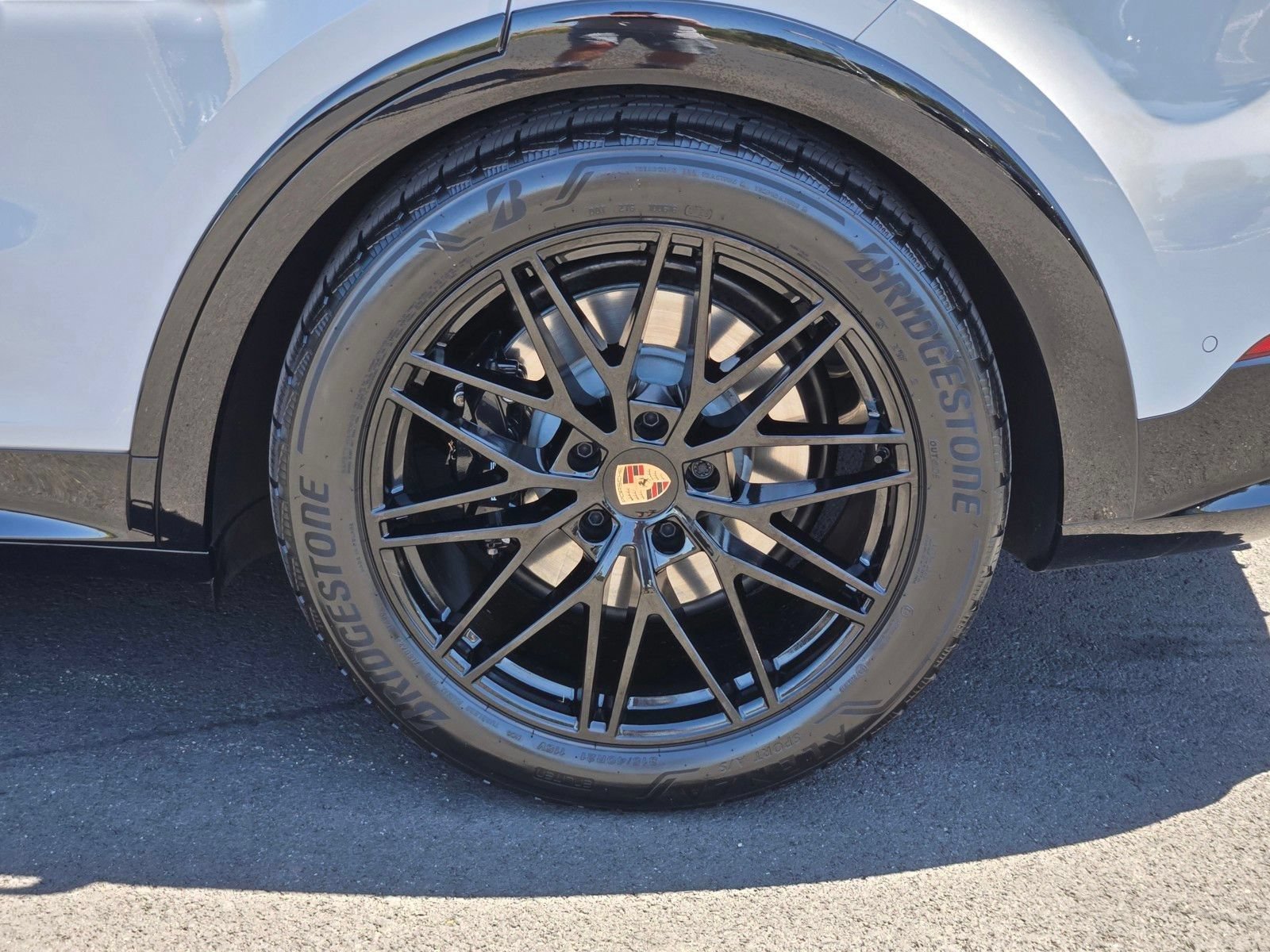 Certified 2026 Porsche Cayenne GTS AWD/4WD image 12