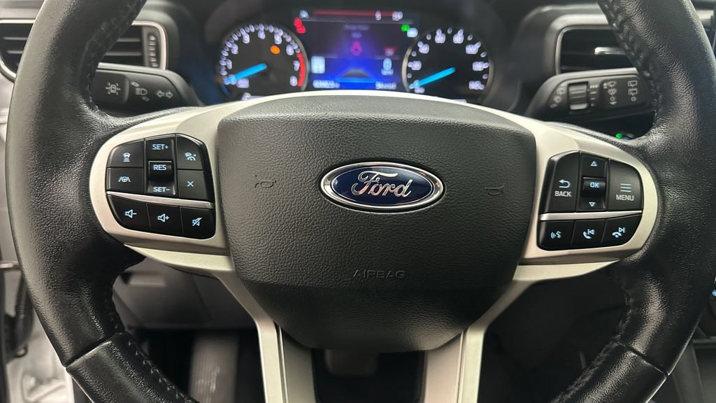 Used 2021 Ford Explorer Limited w/ Equipment Group 301A AWD/4WD image 14