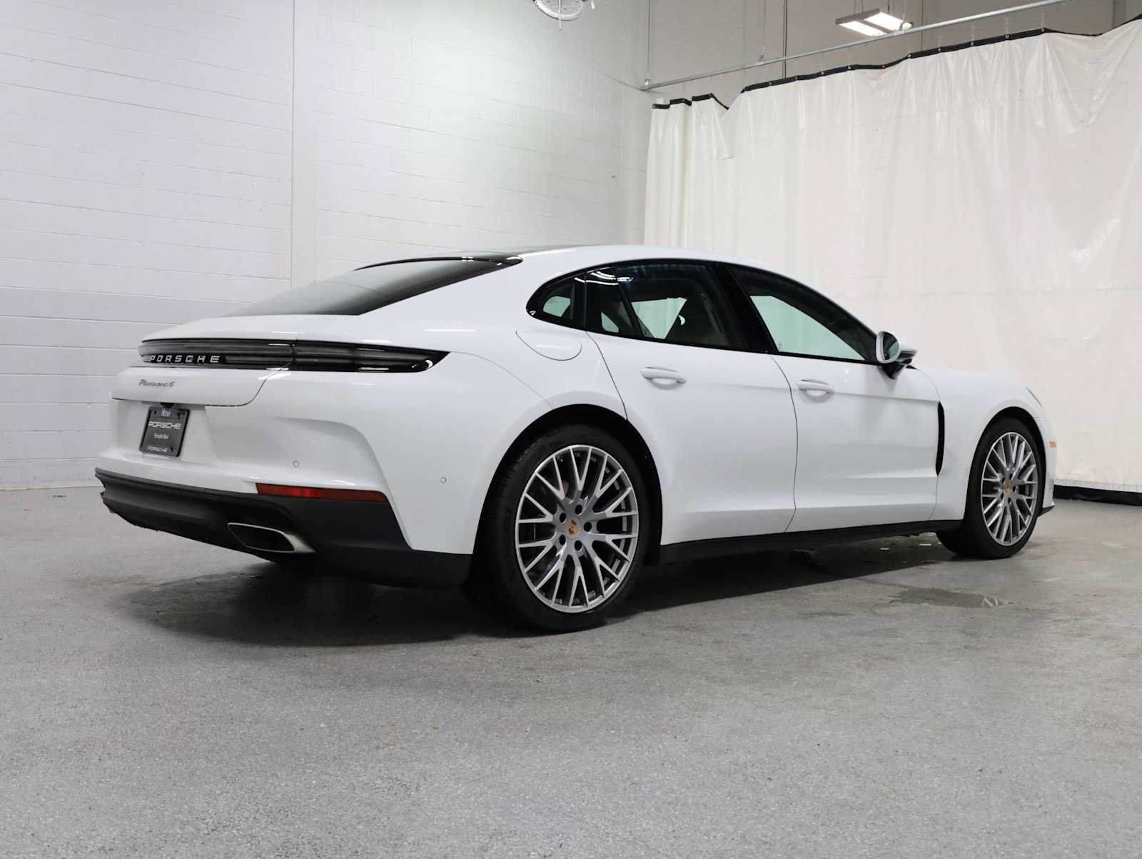 New 2026 Porsche Panamera 4 AWD/4WD image 9