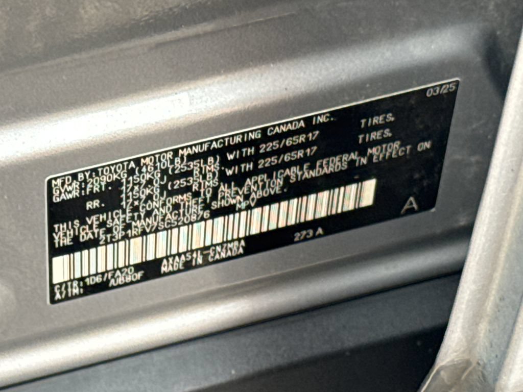 Used 2025 Toyota RAV4 XLE AWD/4WD image 45