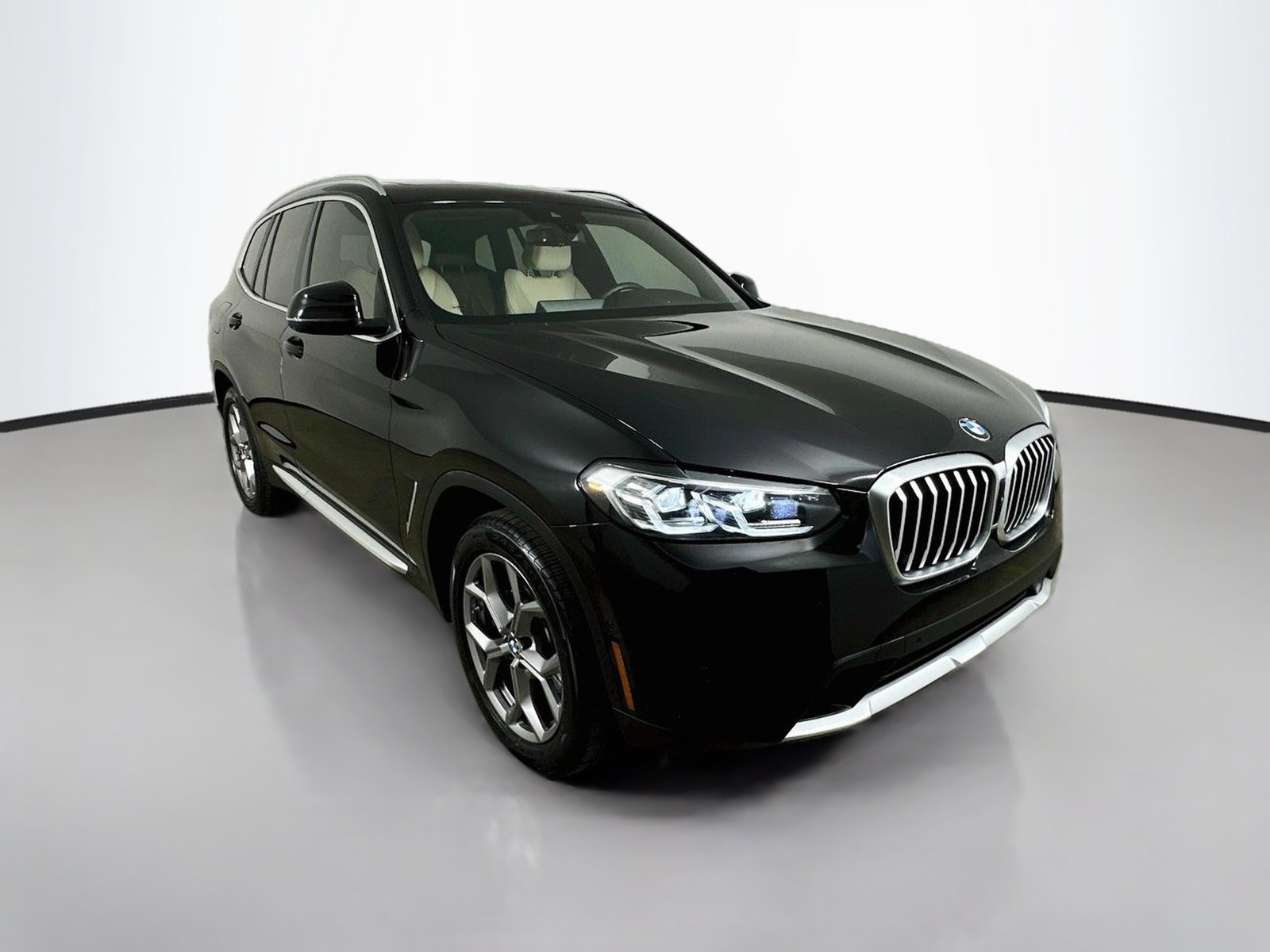 Used 2024 BMW X3 sDrive30i w/ Convenience Package RWD image 3