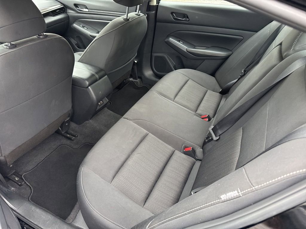 Used 2025 Nissan Altima 2.5 SV FWD image 12