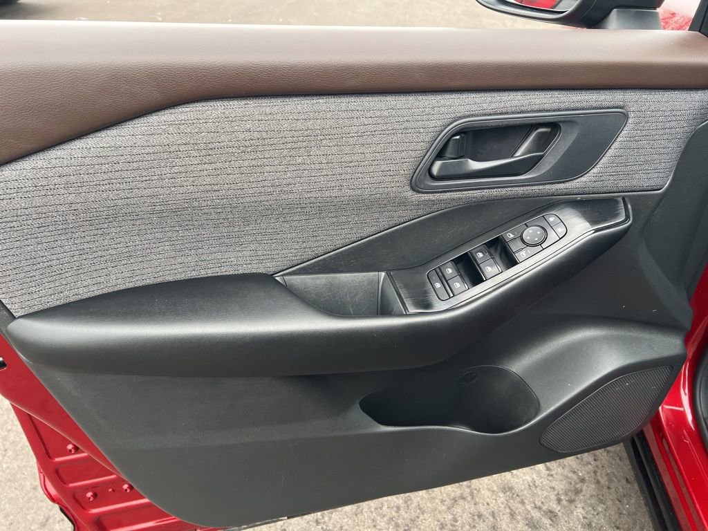 Certified 2023 Nissan Rogue S image 7