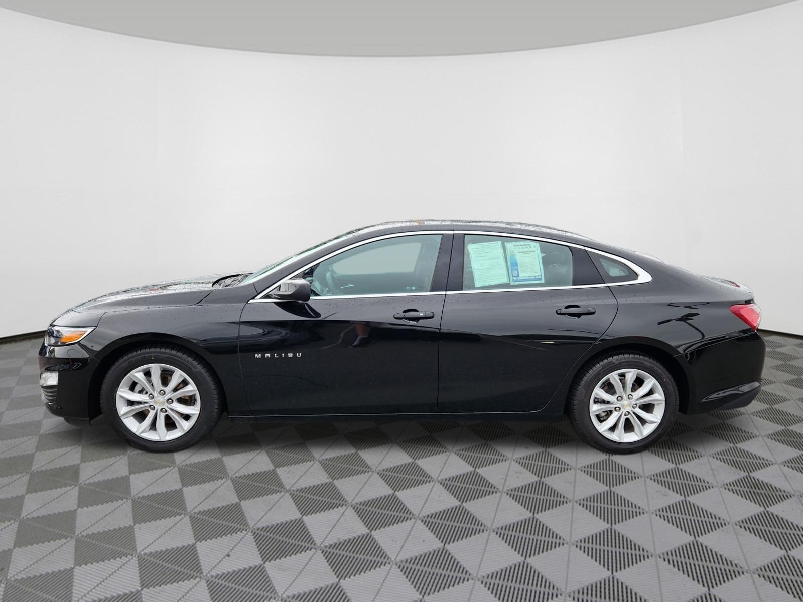 Used 2022 Chevrolet Malibu LT FWD image 5