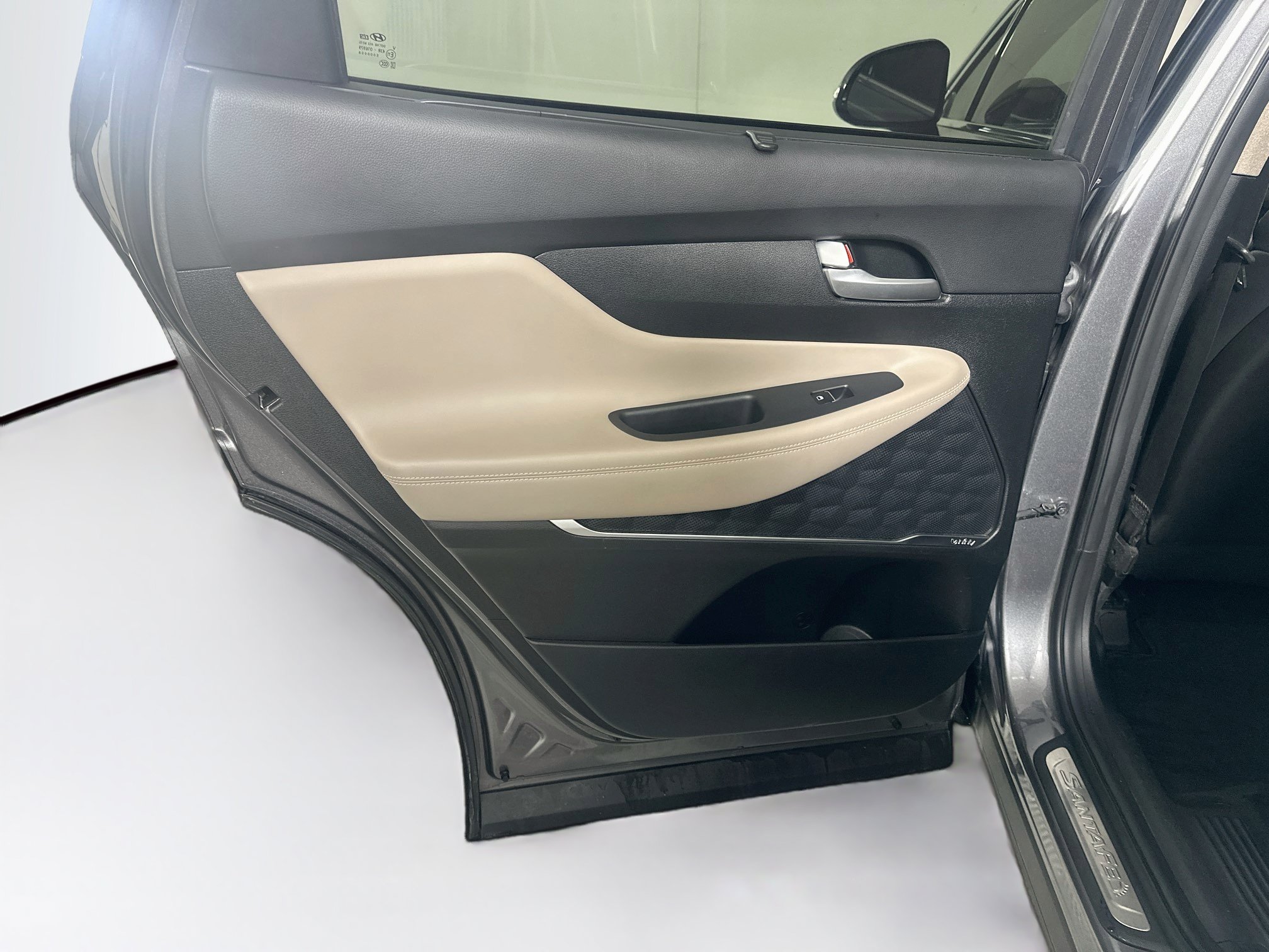 Used 2019 Hyundai Santa Fe Limited w/ Cargo Package FWD image 26