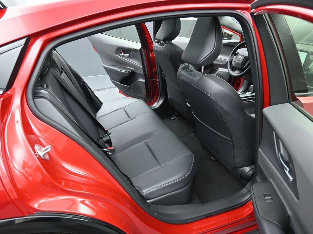 Used 2025 Toyota Prius XLE image 30