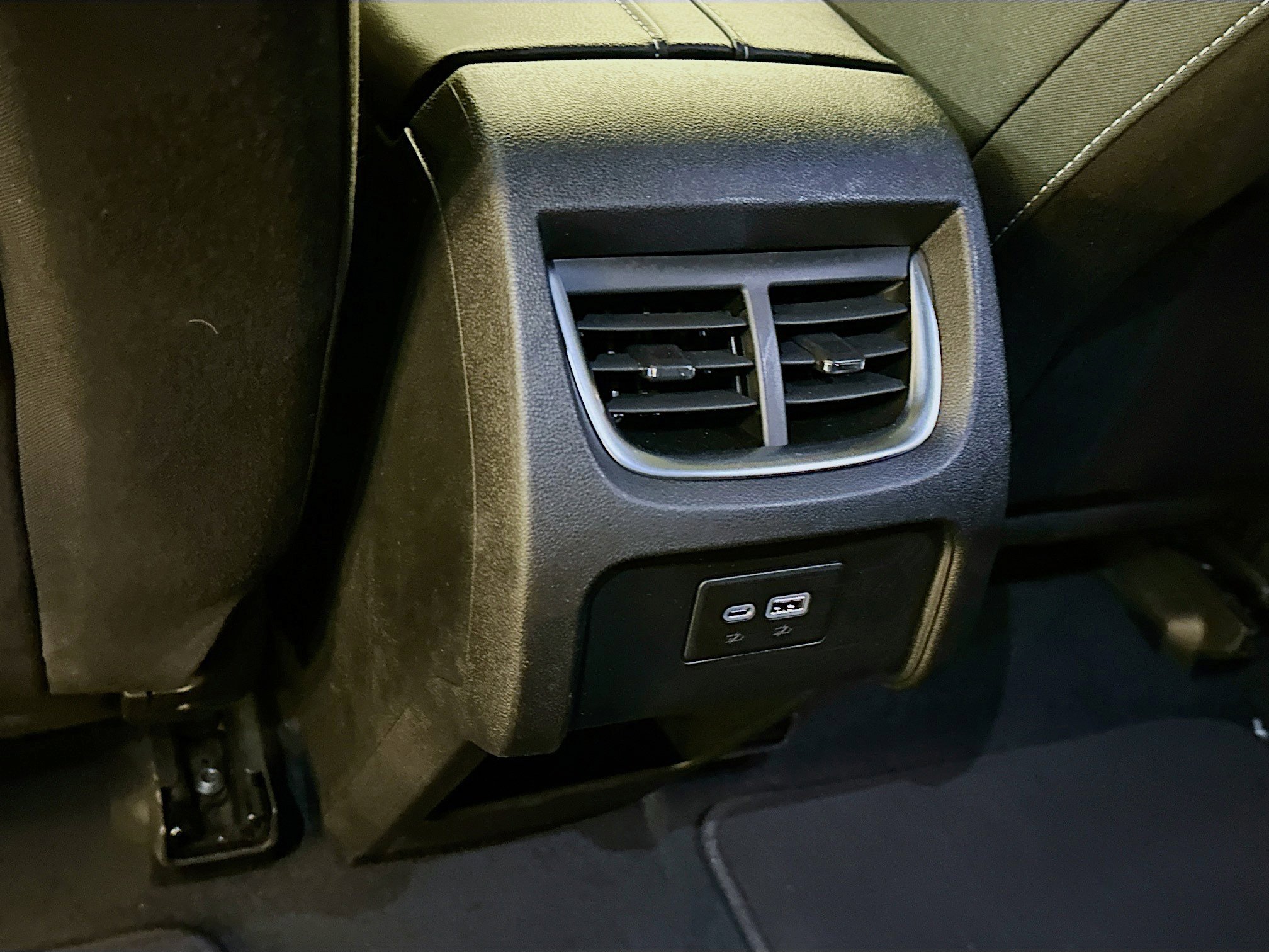 Used 2025 Chevrolet Blazer LT AWD/4WD image 28