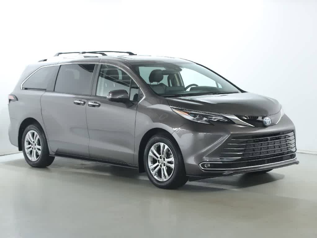 Certified 2022 Toyota Sienna Platinum AWD/4WD image 9
