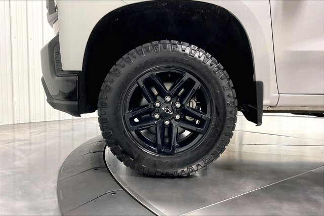 Used 2020 Chevrolet Silverado 1500 LT Trail Boss AWD/4WD image 9