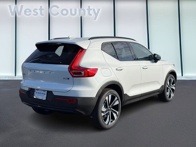 New 2026 Volvo XC40 B5 Ultra w/ Climate Package video 3