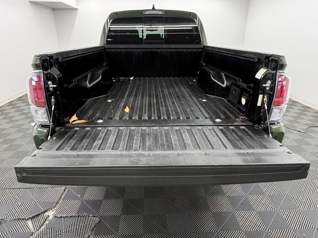 Used 2021 Toyota Tacoma TRD Sport w/ Technology Package RWD image 15
