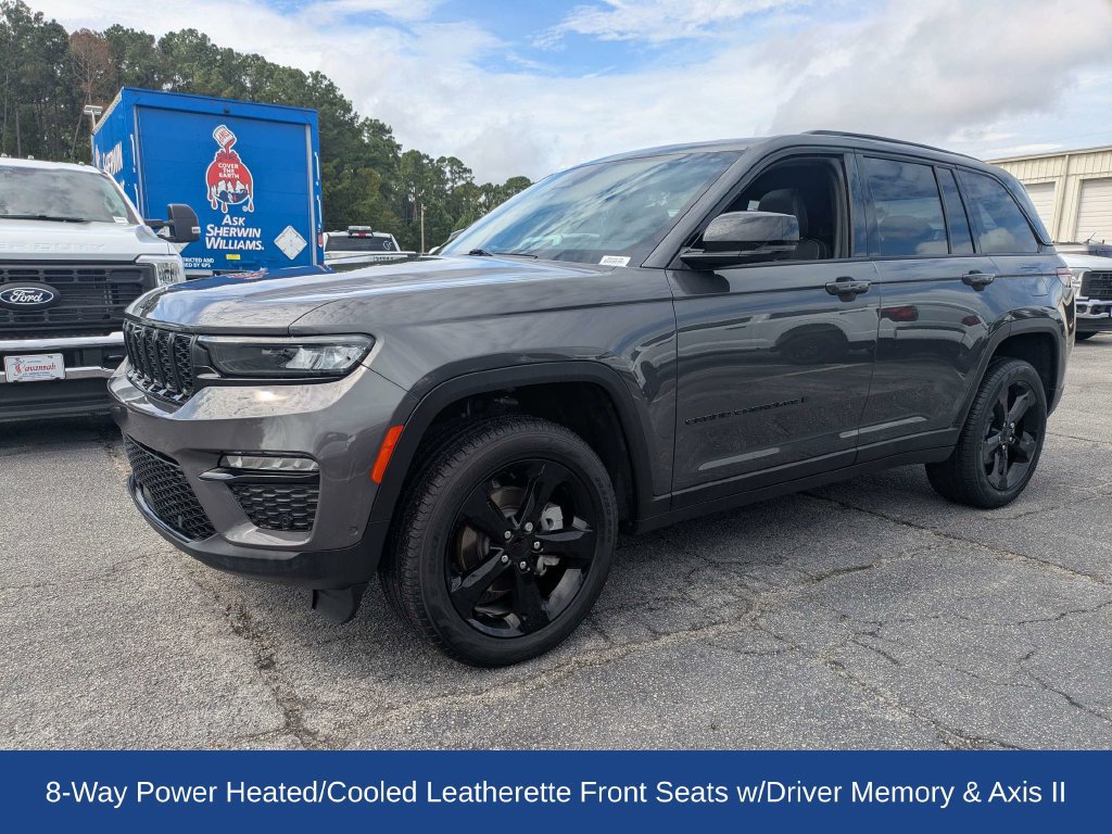 Used 2025 Jeep Grand Cherokee Limited w/ Luxury Tech Group II AWD/4WD image 9
