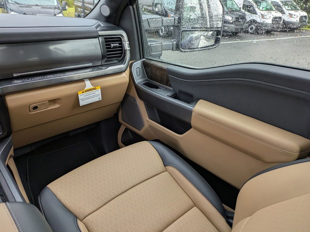 New 2026 Ford F250 Lariat w/ Black Appearance Package image 20
