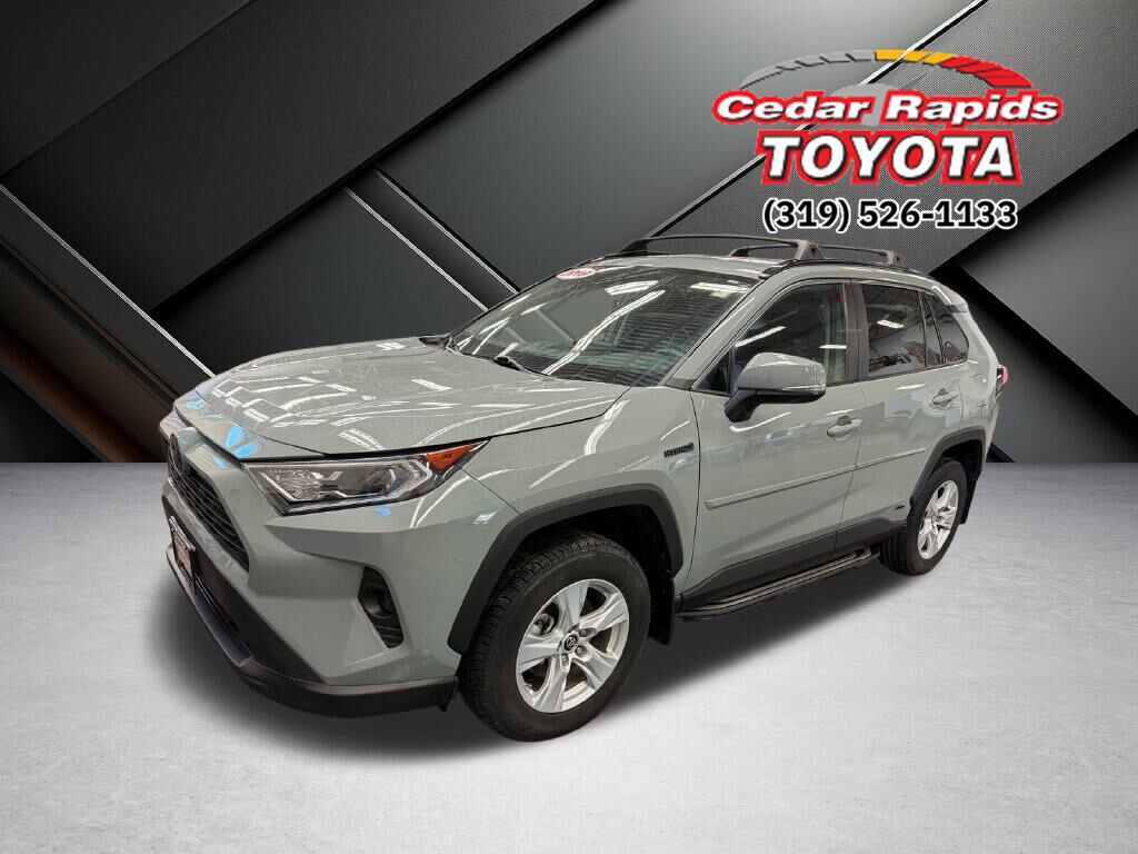 Used 2019 Toyota RAV4 XLE image 4