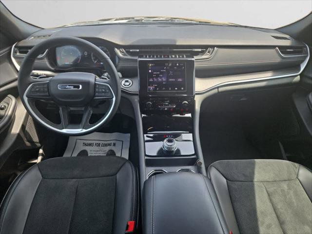 Certified 2025 Jeep Grand Cherokee Altitude AWD/4WD image 10