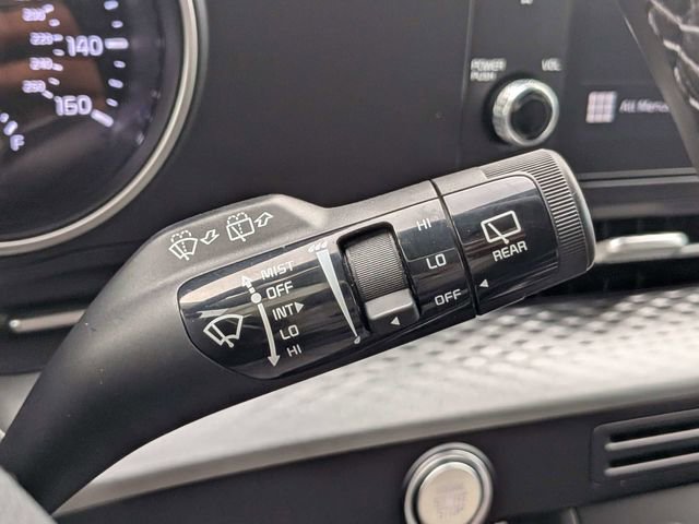 Used 2022 Kia Carnival LX FWD image 27