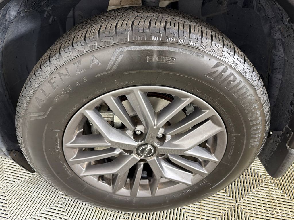 Used 2024 Nissan Rogue S image 11