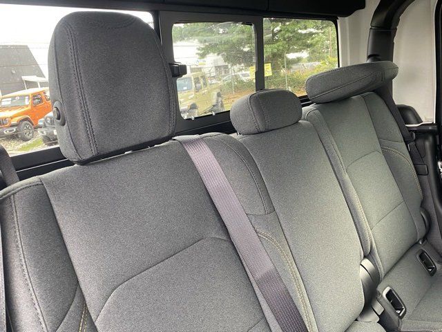 New 2025 Jeep Gladiator Sport image 31