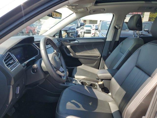 Used 2022 Volkswagen Tiguan SE AWD/4WD image 16