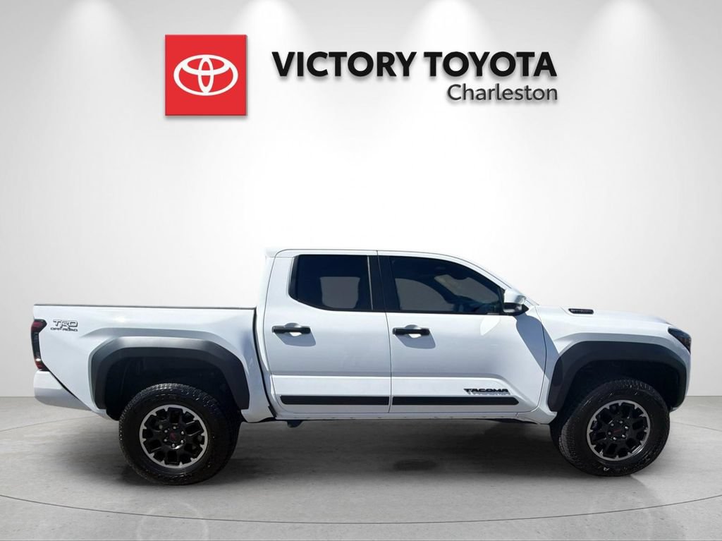 Used 2025 Toyota Tacoma TRD Off-Road AWD/4WD image 6