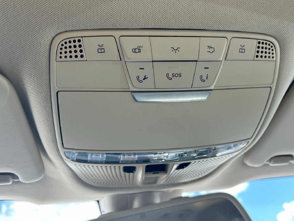 Used 2019 Mercedes-Benz GLC 350e 4MATIC image 25